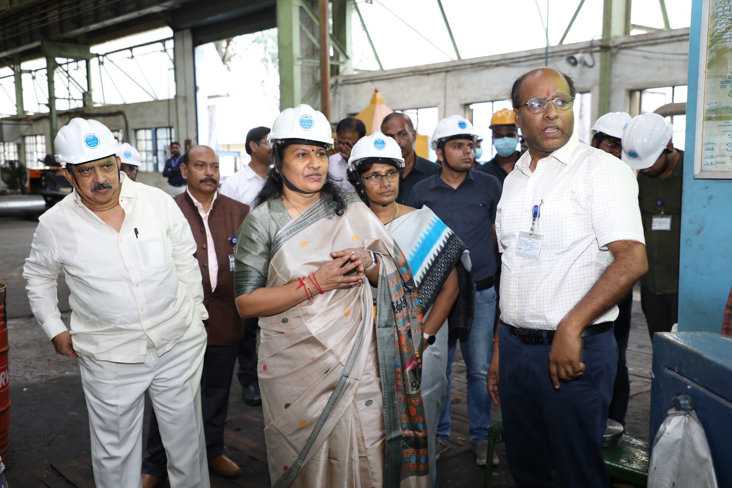 Visit of Chief Guest Dr. (Smt) Lata Baswaraj Patne, Hon’ble Member (Judicial) & HOD, CAT to plants.