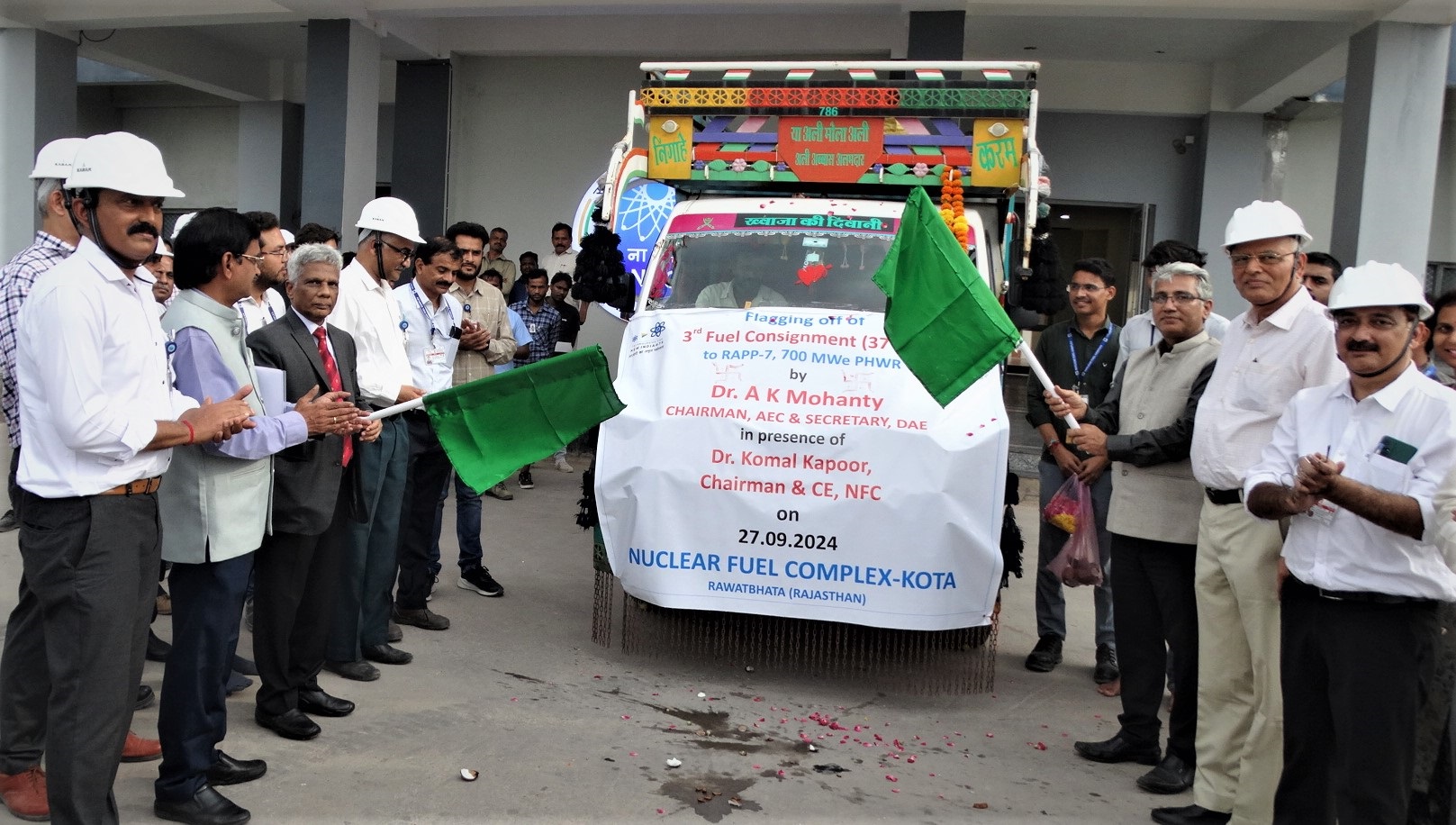 Flagging off 3rd consignment of fuel bundles manufactured at NFC-Kota.