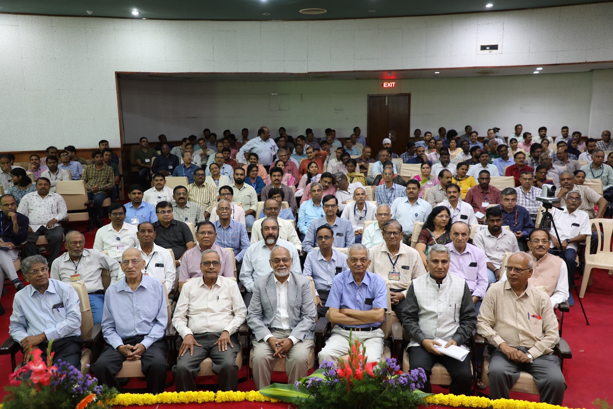 Dr. Anil Kakodkar along with participants. 