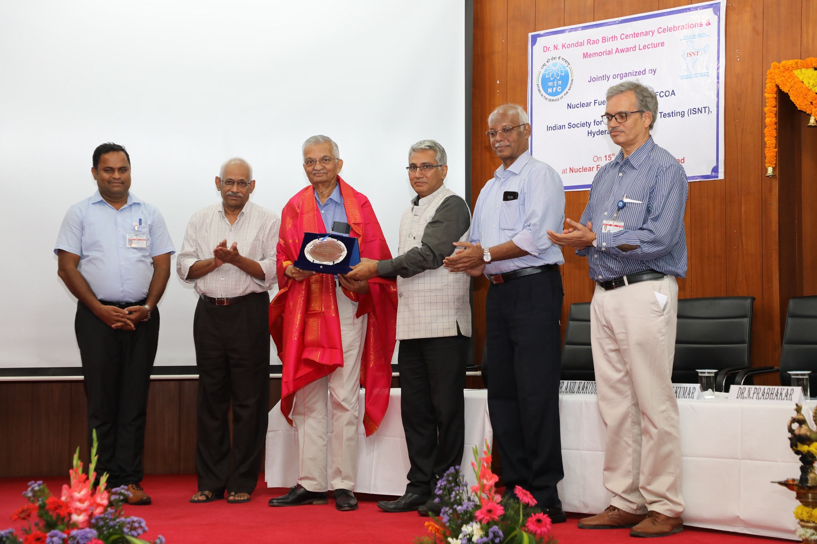 Presentation of Dr. N Kondal Rao Memorial Award to Chief Guest Dr. Anil Kakodkar. 