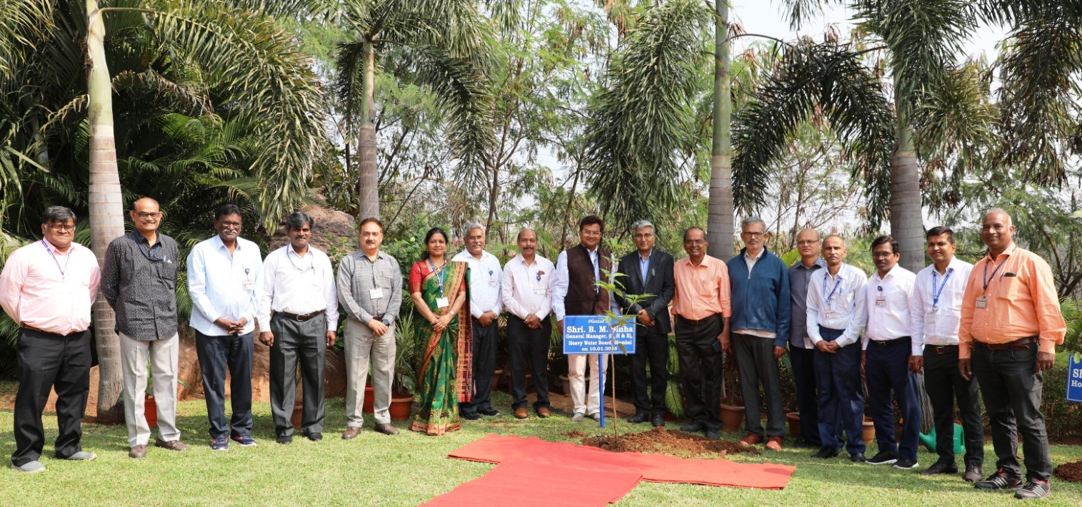 Dr. Komal Kapoor, Chief Executive & Chairman, NFC with Guest & NFC Officials.