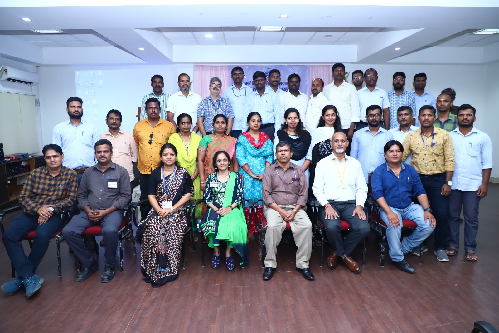 Employees participated in the workshop organized for employees. 