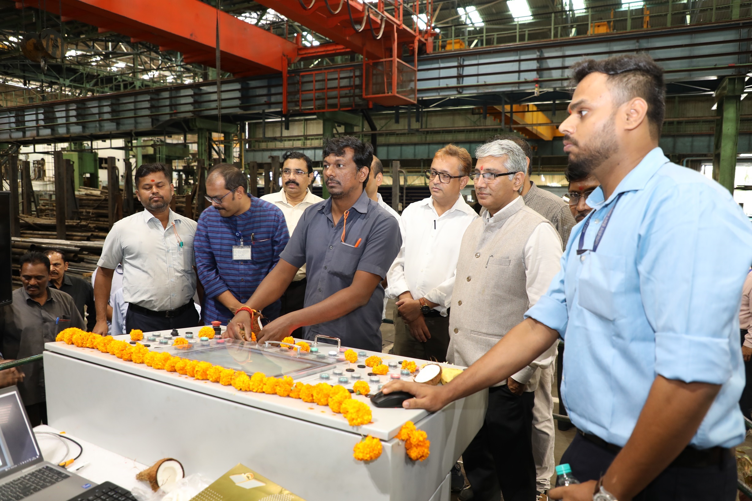 Demonstration of the operations of the Straightening Machine through modernised Control System. 