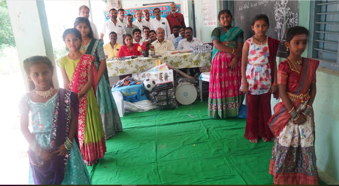 Dance Performance by school children.