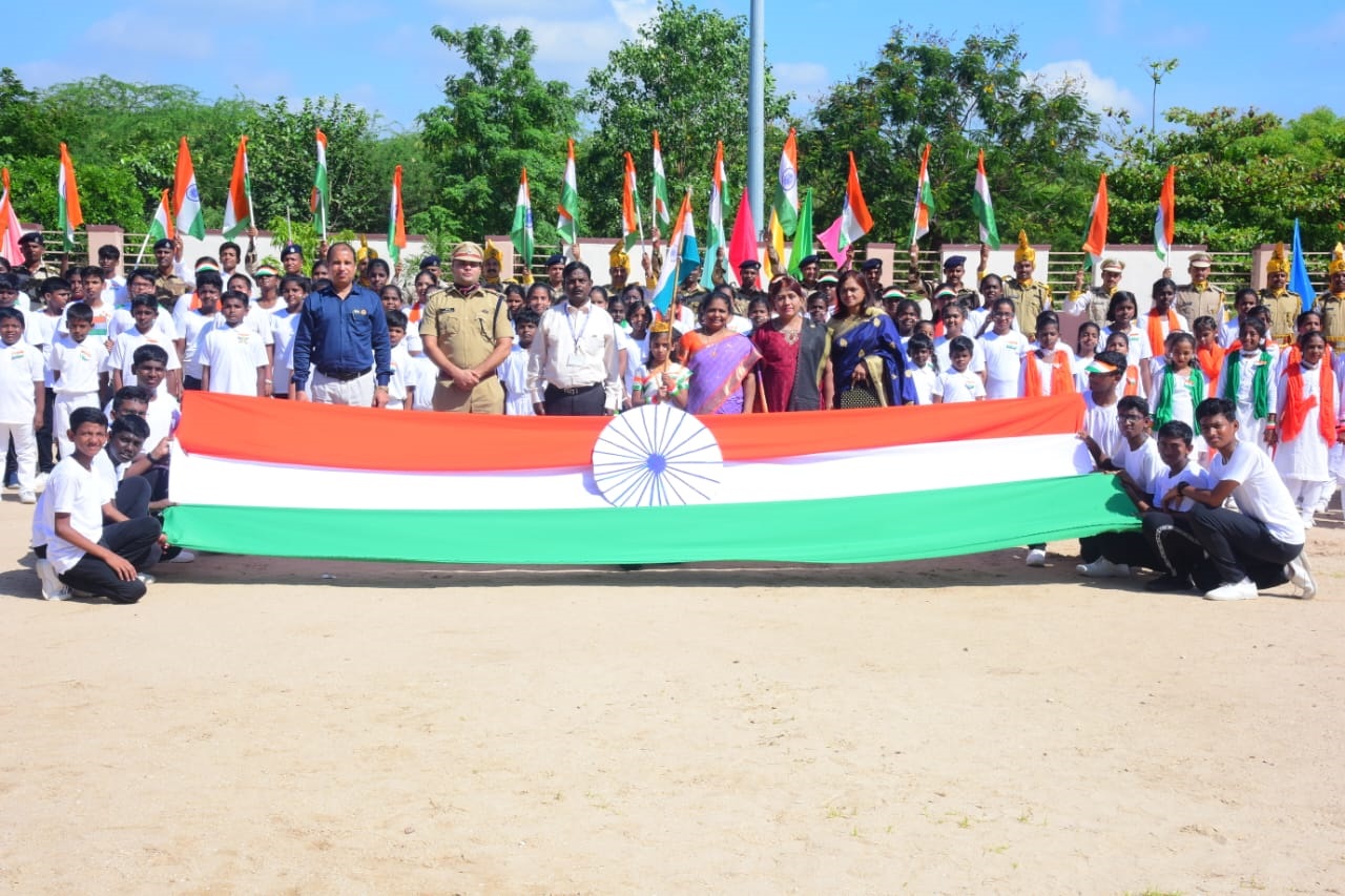 Dignitaries & AECS children with Indian flag at ZC, Pazhayakayal.