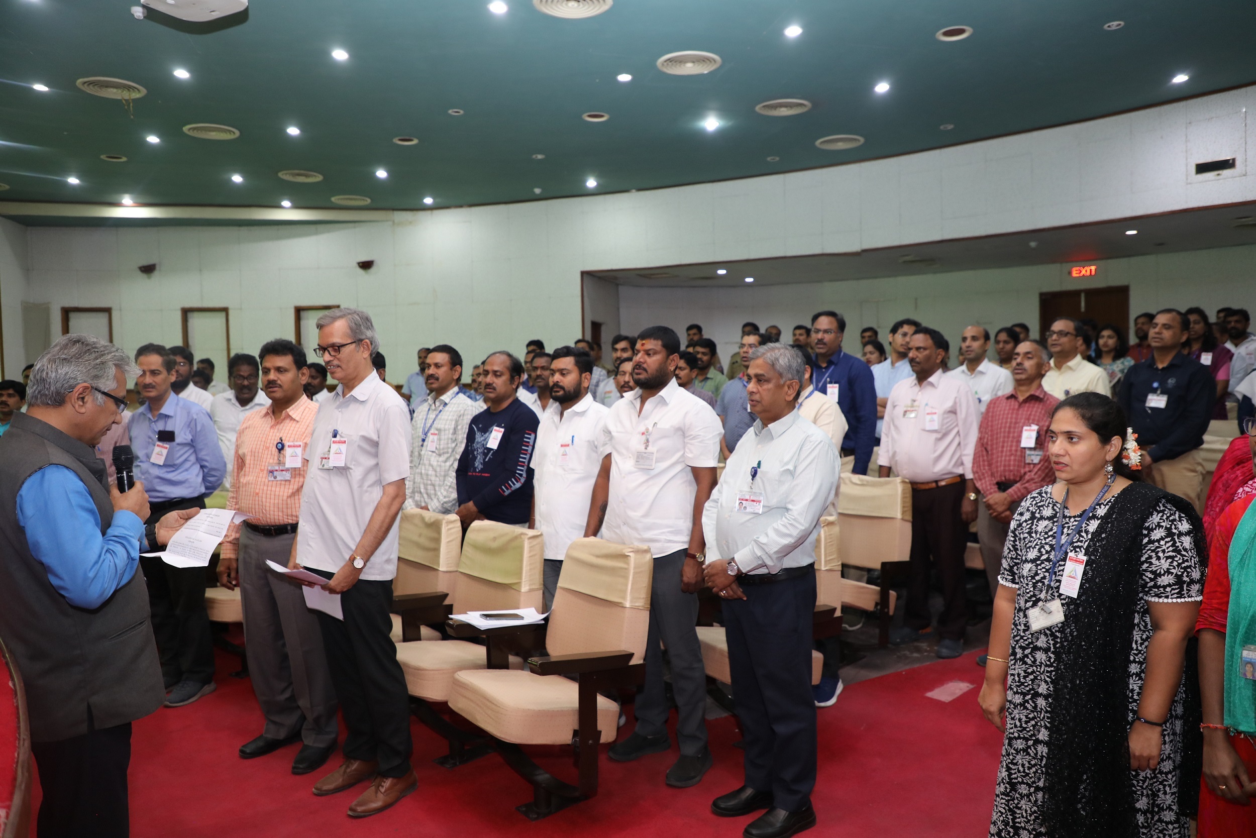 Employees taking the safety pledge. 