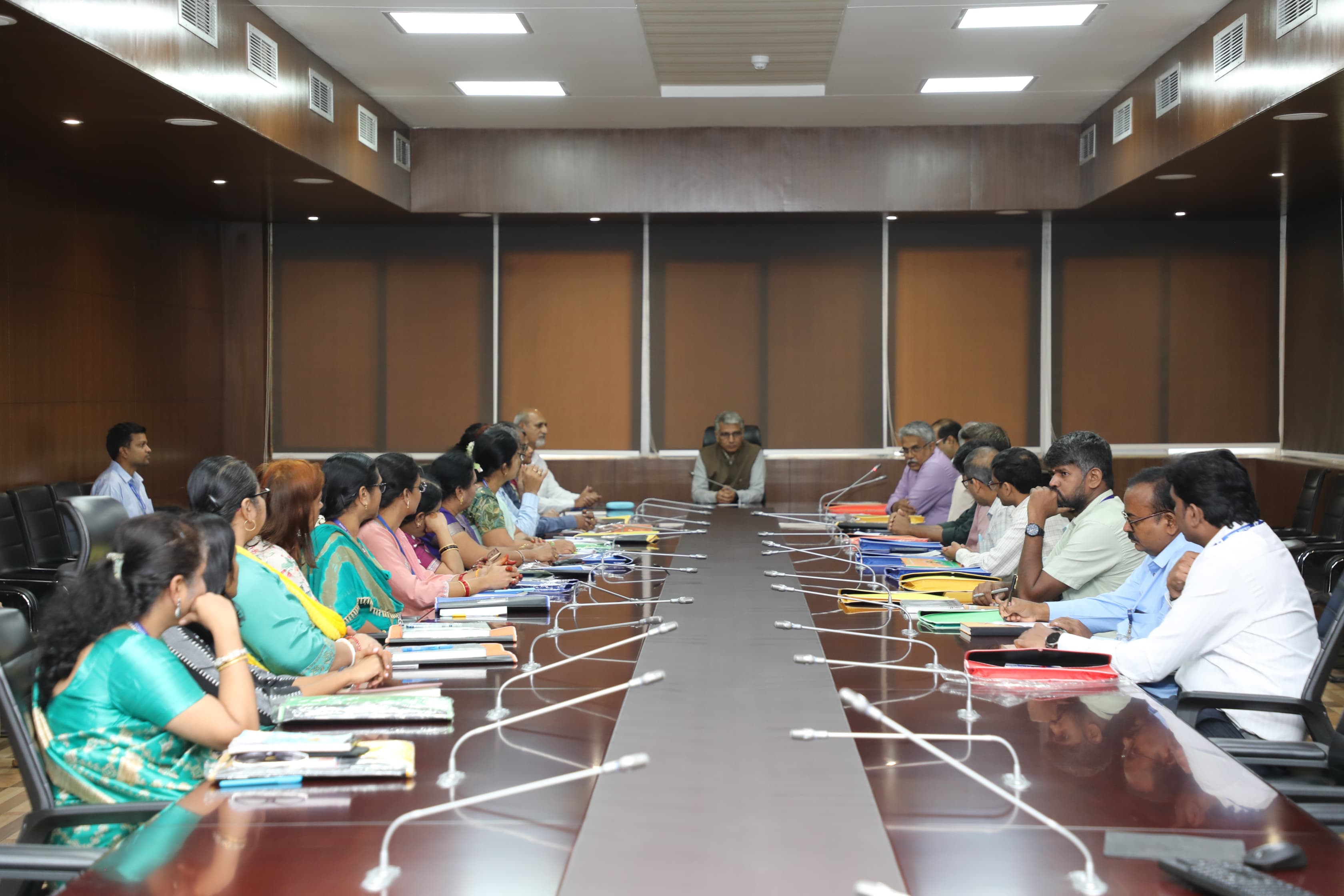 Chief Guest Dr. Komal Kapoor addressing the participants.