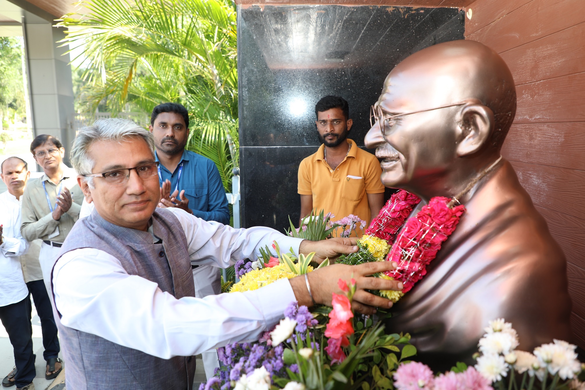 Garlanding of Mahatma Gandhiji Statue on the occasion of birth anniversary and Swachh Bharat Diwas