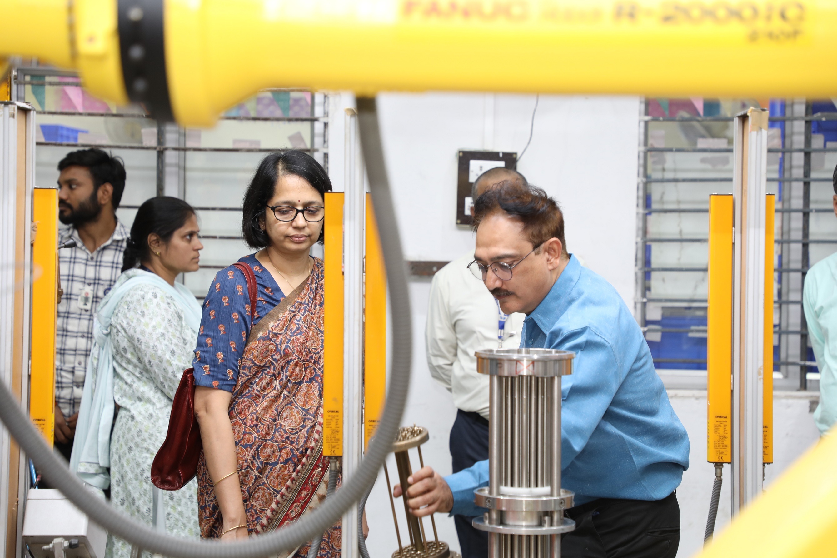 Ms Anjali Sinha, JS (I&M), DAE visited fuel production plant along with Shri U.K.Arora, Dy.Chief Executives. 
