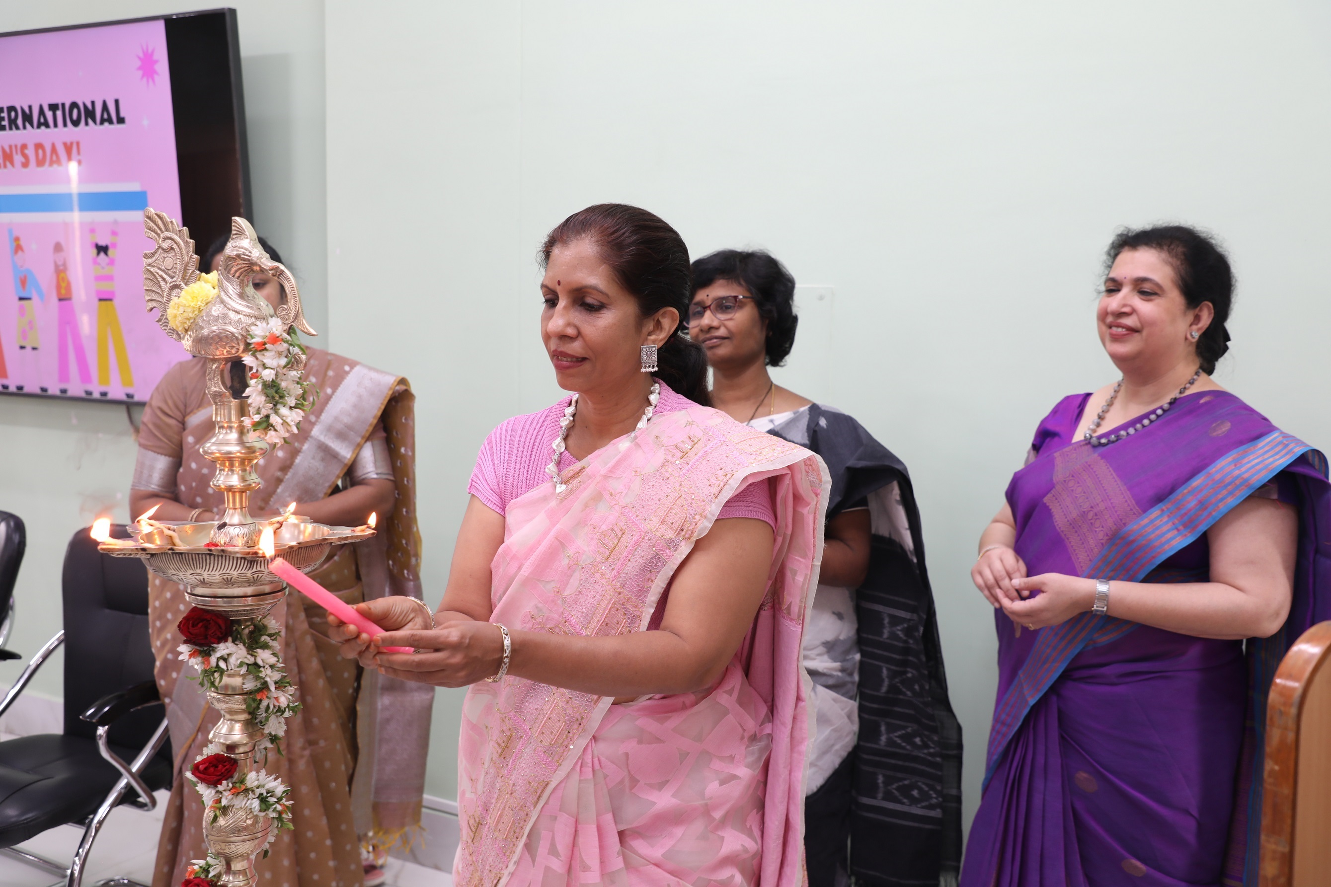 Inauguration of the programme by Chief Guest Dr. Suman Kapoor.