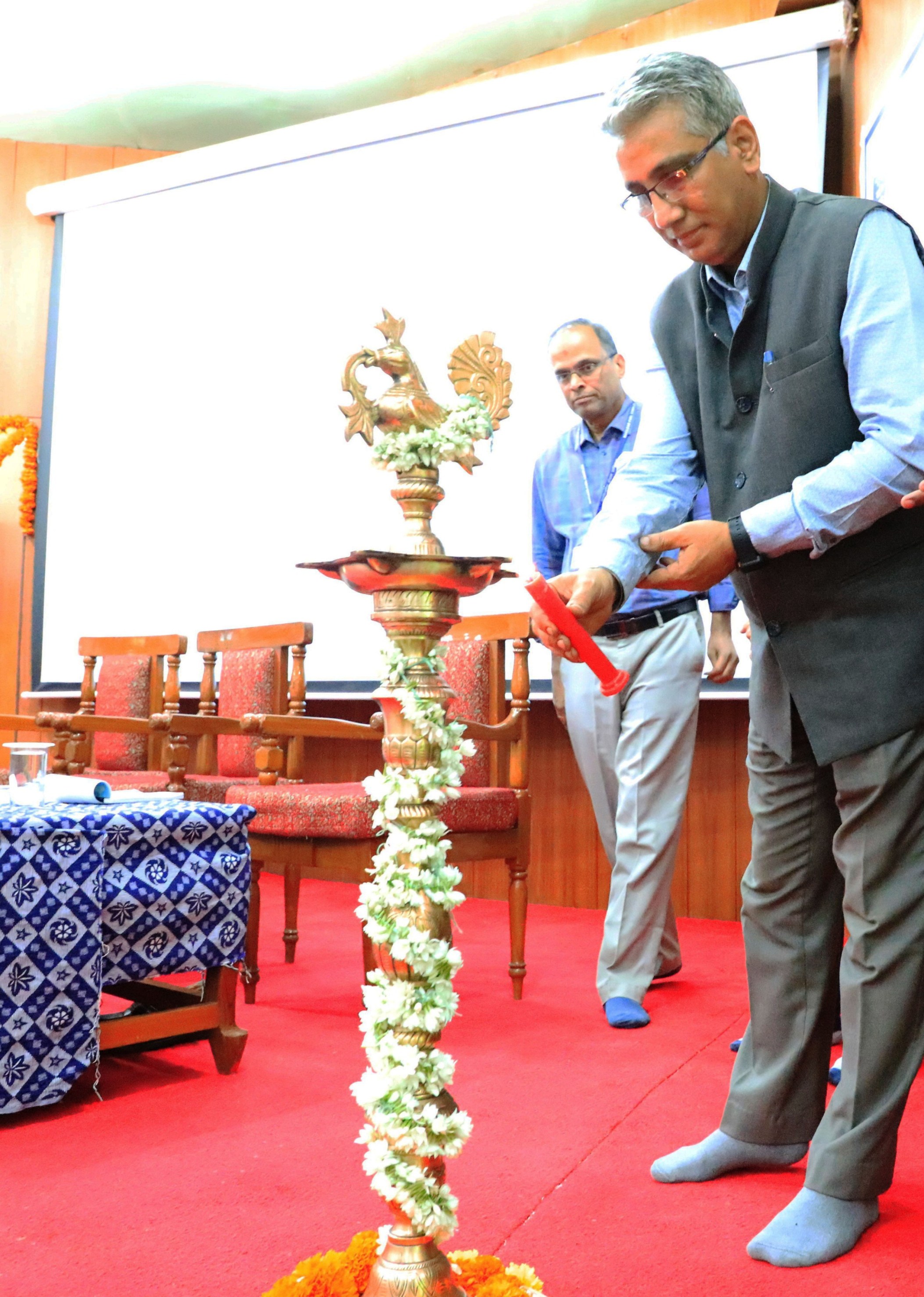  Chief Guest and Chief Executive, NFC  Dr.Komal Kapoor, inaugurating the programme by lighting the lamp on the occasion of World Hindi Day on 10th January, 2024.